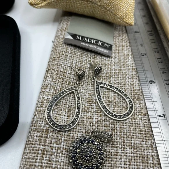 Vintage Suspicion Marcasite Pendant & Teardrop Earrings Set - Picture 16 of 17